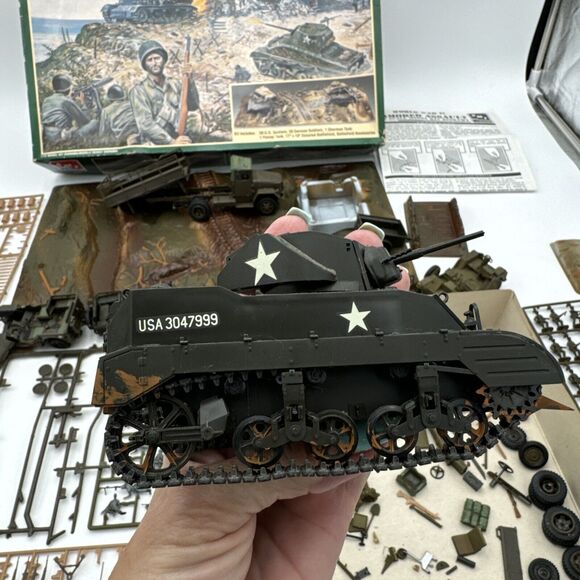 AMT/Ertl World War II Armored Assault Playset +++ Parts Pieces Broken Etc As-Is - Picture 15 of 16